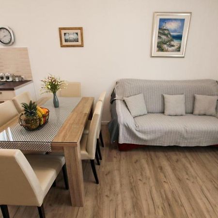 Apartments Luka 로고즈니차 외부 사진