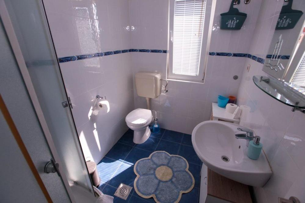 Apartments Luka 로고즈니차 외부 사진
