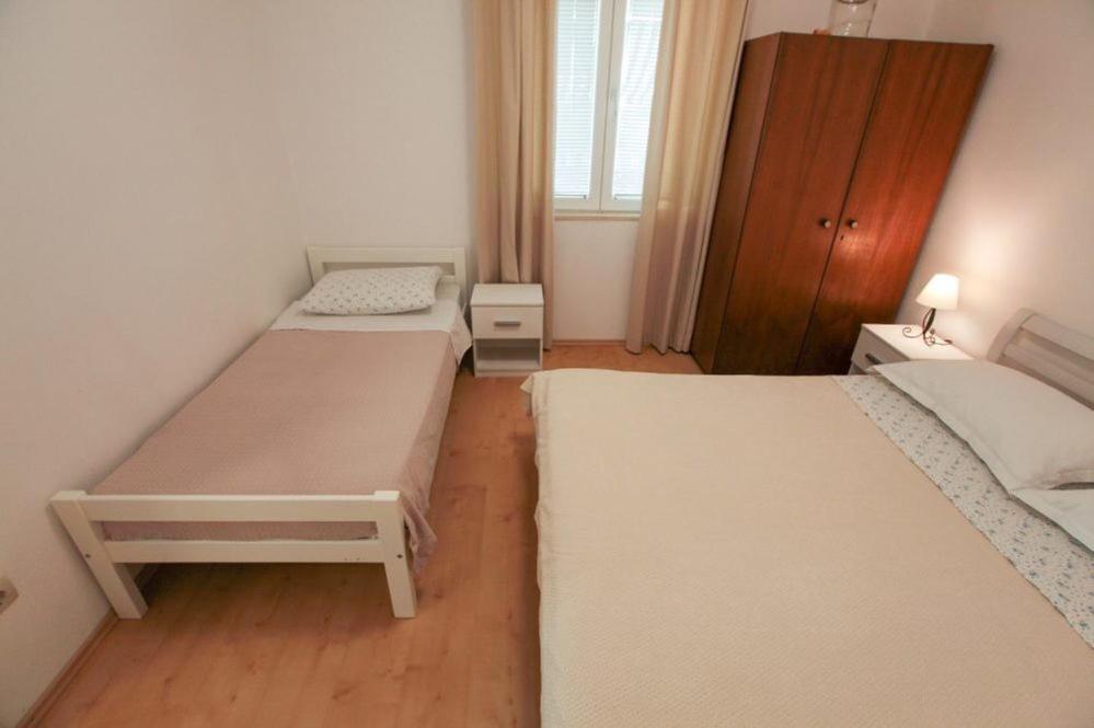 Apartments Luka 로고즈니차 외부 사진
