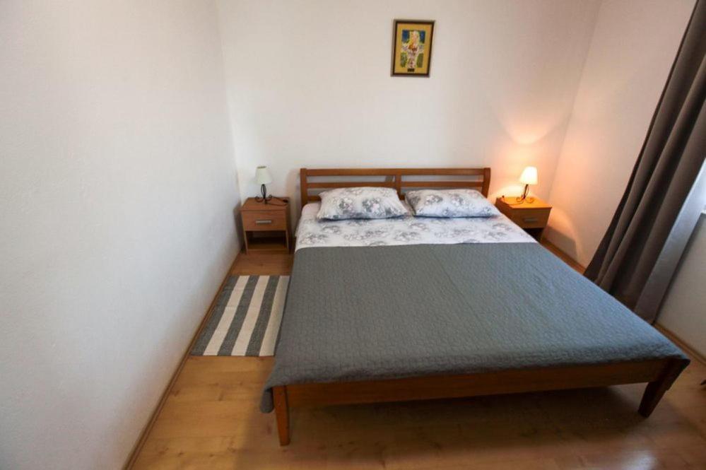 Apartments Luka 로고즈니차 외부 사진