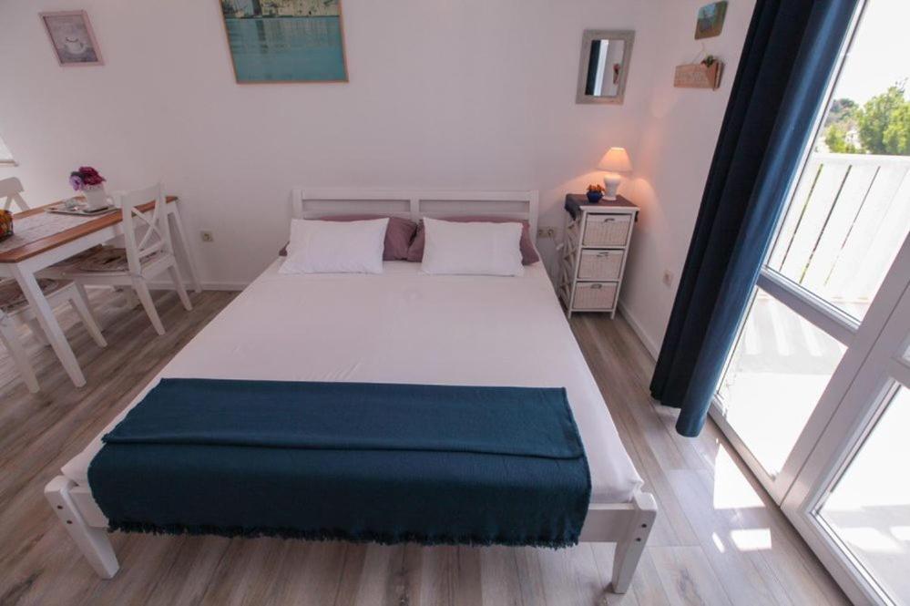 Apartments Luka 로고즈니차 외부 사진